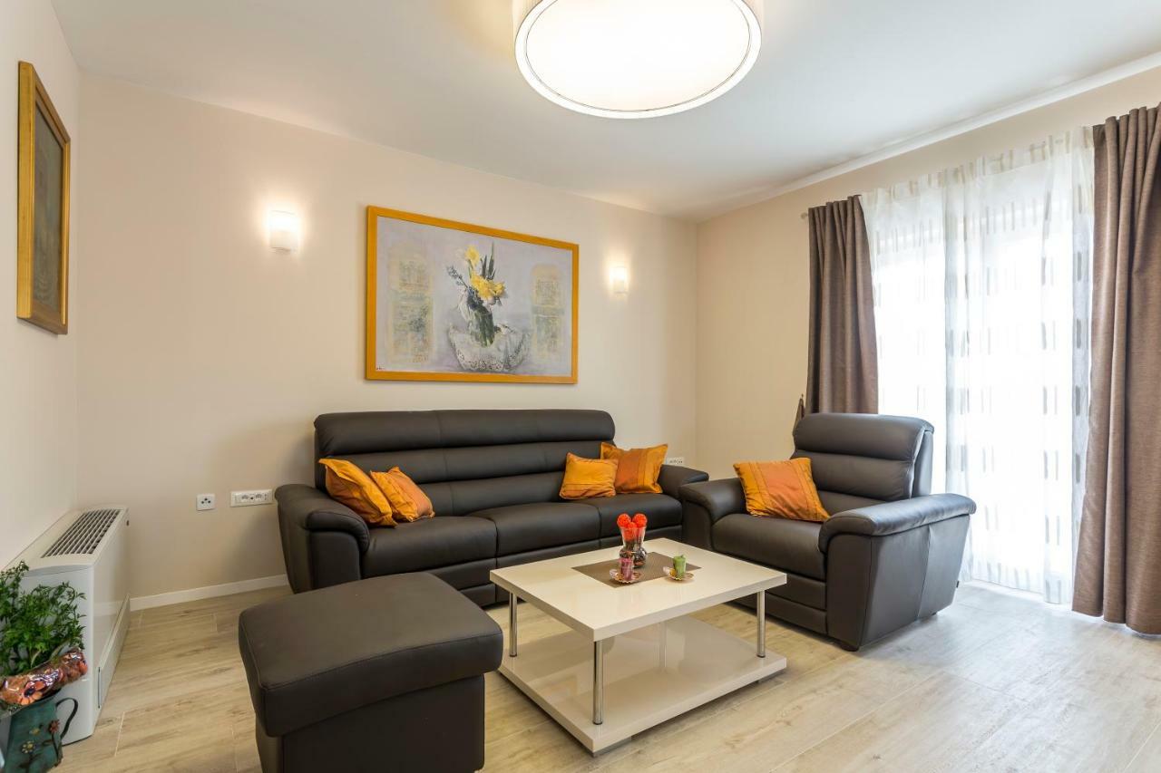 Villa Flores Рогозница Экстерьер фото