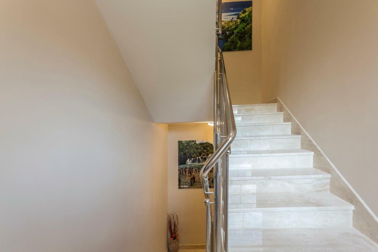 Villa Flores Рогозница Экстерьер фото